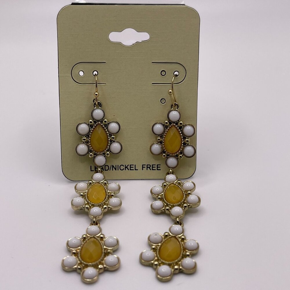 Floral Design Earrings/Yellow and White